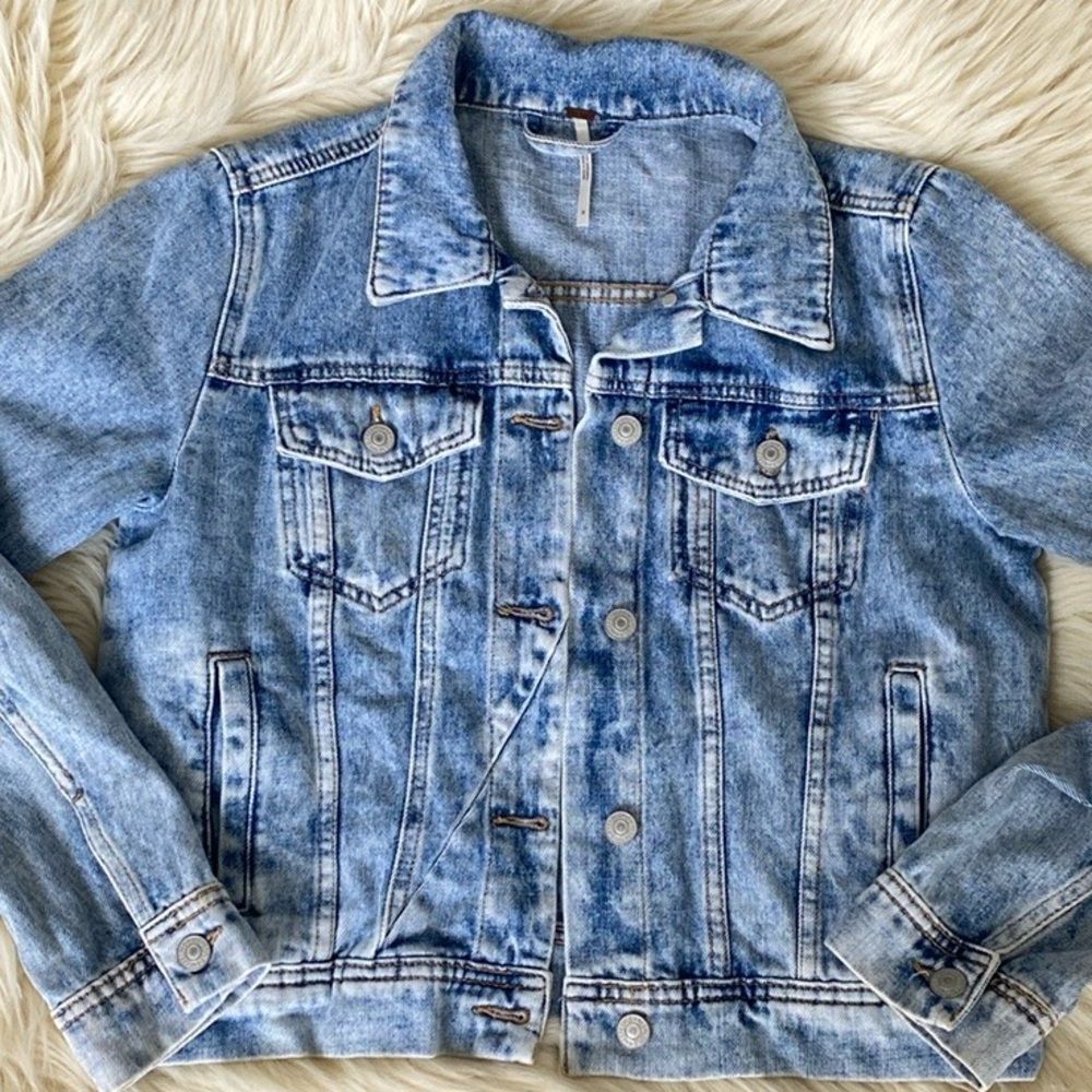 Free People Denim Jacket sz S Boho Western Layering Beach Coastal Preppy - Picture 4 of 16